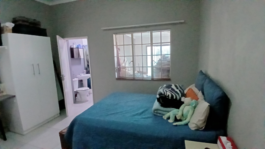 To Let 3 Bedroom Property for Rent in Sydenham Eastern Cape